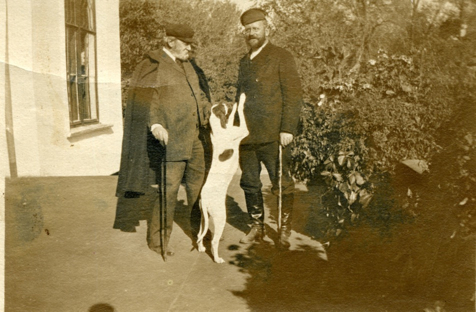 Михаил Андреевич (слева) и Иван Андреевич Заверячевы в Карауле. Фото нач. XX в.