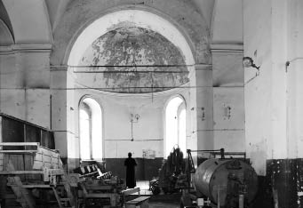 В алтаре Тихвинский церкви. Кирсанов. Фото 2009 г.